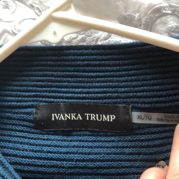 Mock neck sweater - Picture 2 of 3